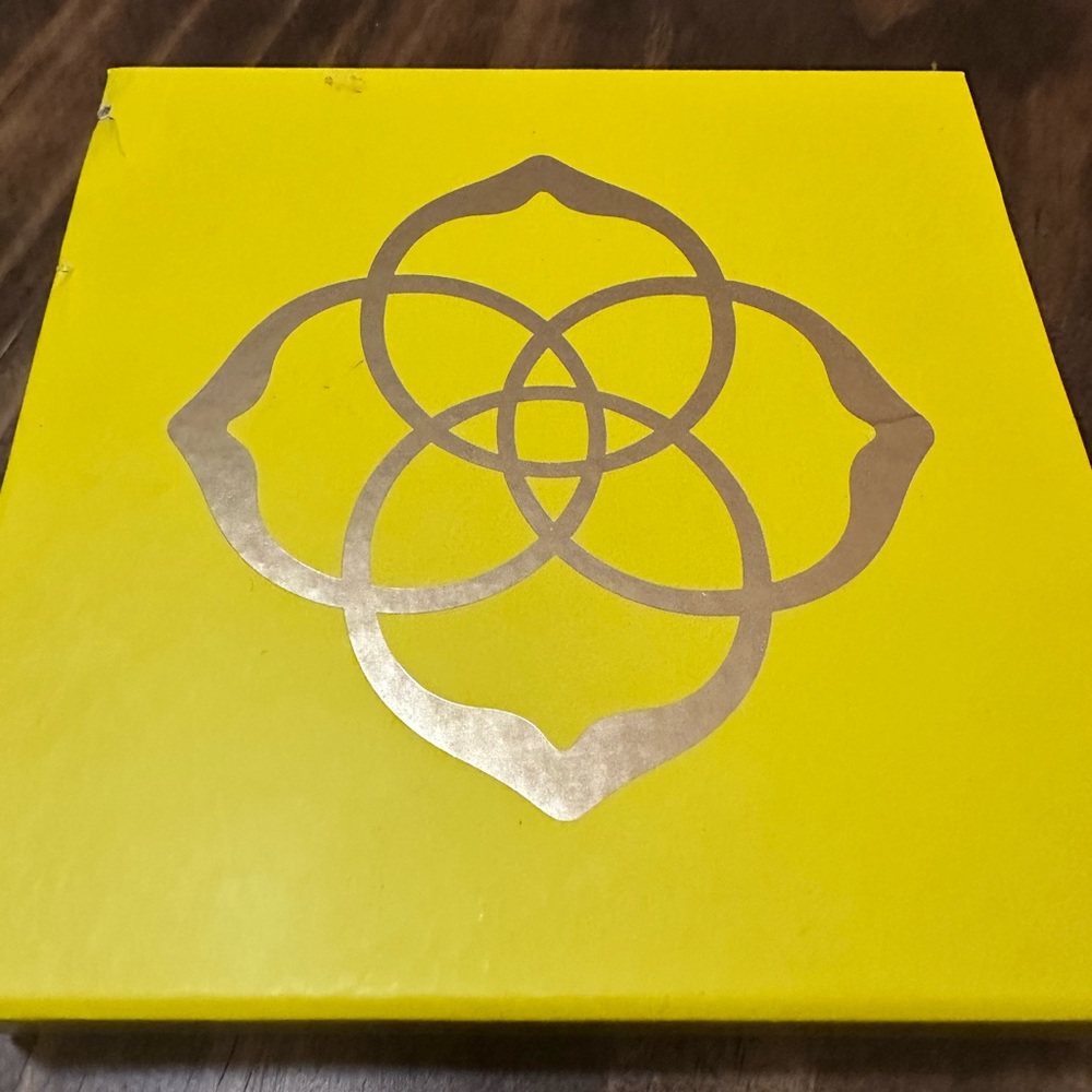 Kendra Scott Passport